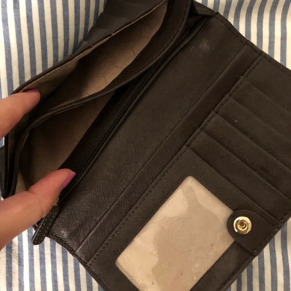 Brown Michael Kors wallet - Picture 3 of 3